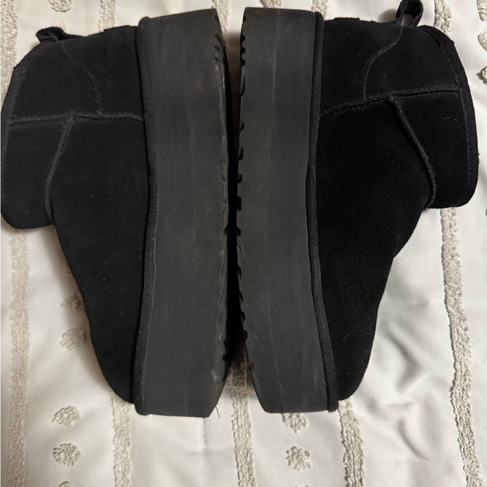 Ugg Ultra mini platform size 10. Authentic and EUC